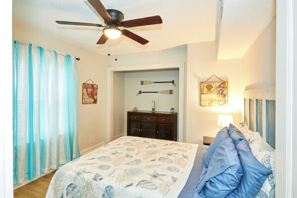 3 室のベッドルーム、デスク、アイロン / アイロン台、WiFi (無料)