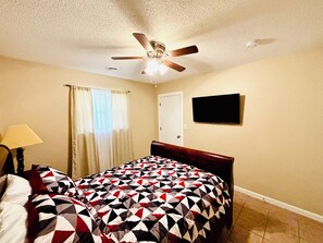 1 habitación, tabla de planchar con plancha, wifi y ropa de cama