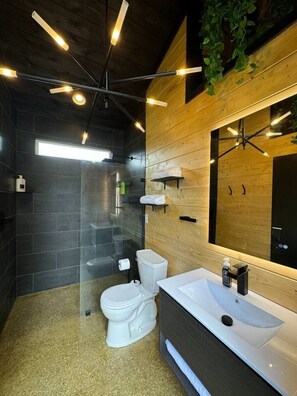 Een douche, handdoeken