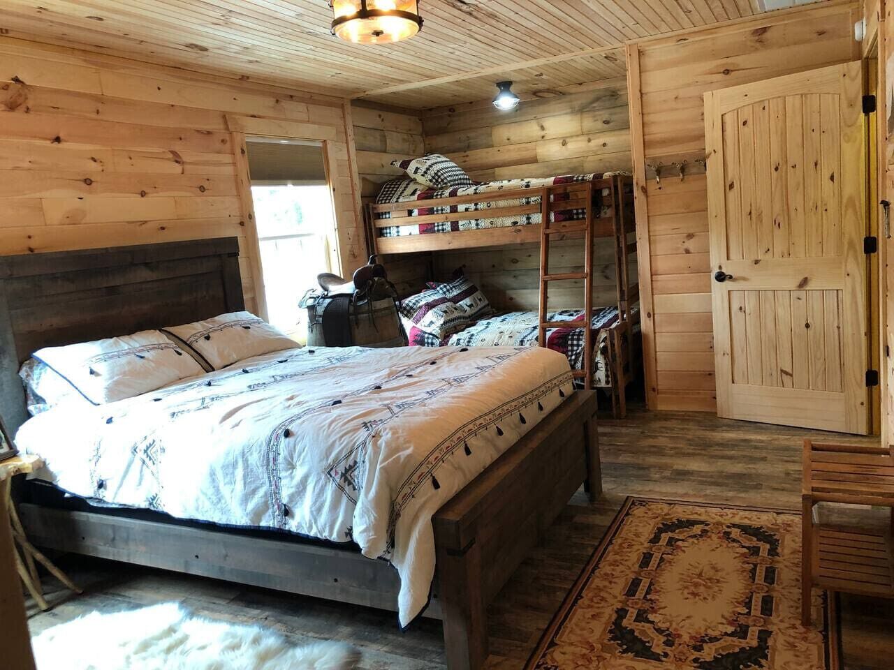 2 bedrooms, desk, free WiFi, bed sheets