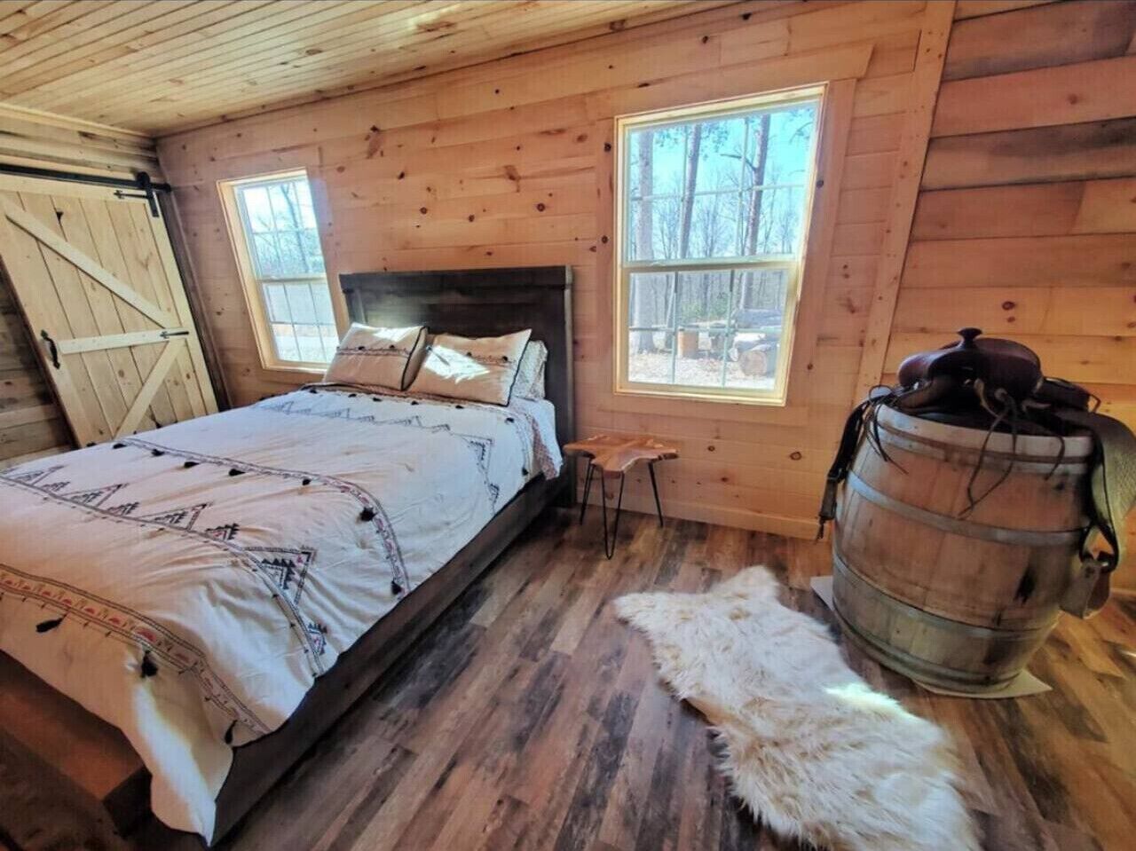 2 bedrooms, desk, free WiFi, bed sheets