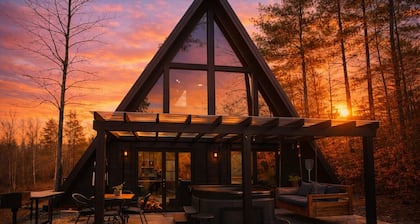 Red River Gorge Ravenâs Summit Luxury HotTub WiFi