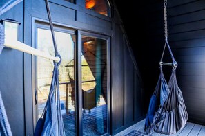 Exterior detail - Red River Gorge Raven’s Summit Luxury HotTub WiFi (Campton)