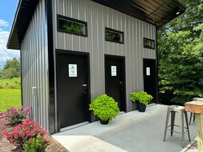 Exterior - Turtle Hatch-Hillside Cottage (Campton)