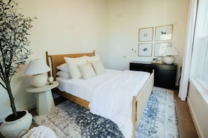 2 habitaciones, escritorio, wifi y ropa de cama