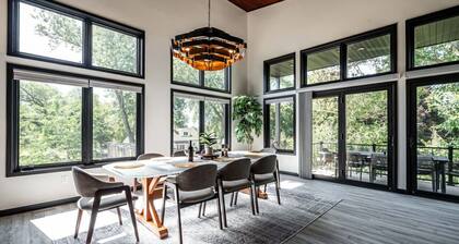 Spacious Modern Build, 4 BD/4 BA, Near Downtown and Hwy