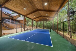 Sports court - New Cabin/Private Pickleball Court/Hot Tub/Firepit/Fireplace/Families/Foosball (Broken Bow)