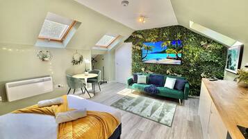 1 bedroom, iron/ironing board, free WiFi, bed sheets