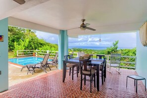 Outdoor dining - Mountain Top Hideaway, Pool & Stunning views (Vieques)