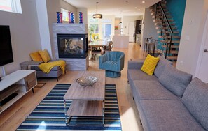 Smart TV, fireplace, DVD player, books