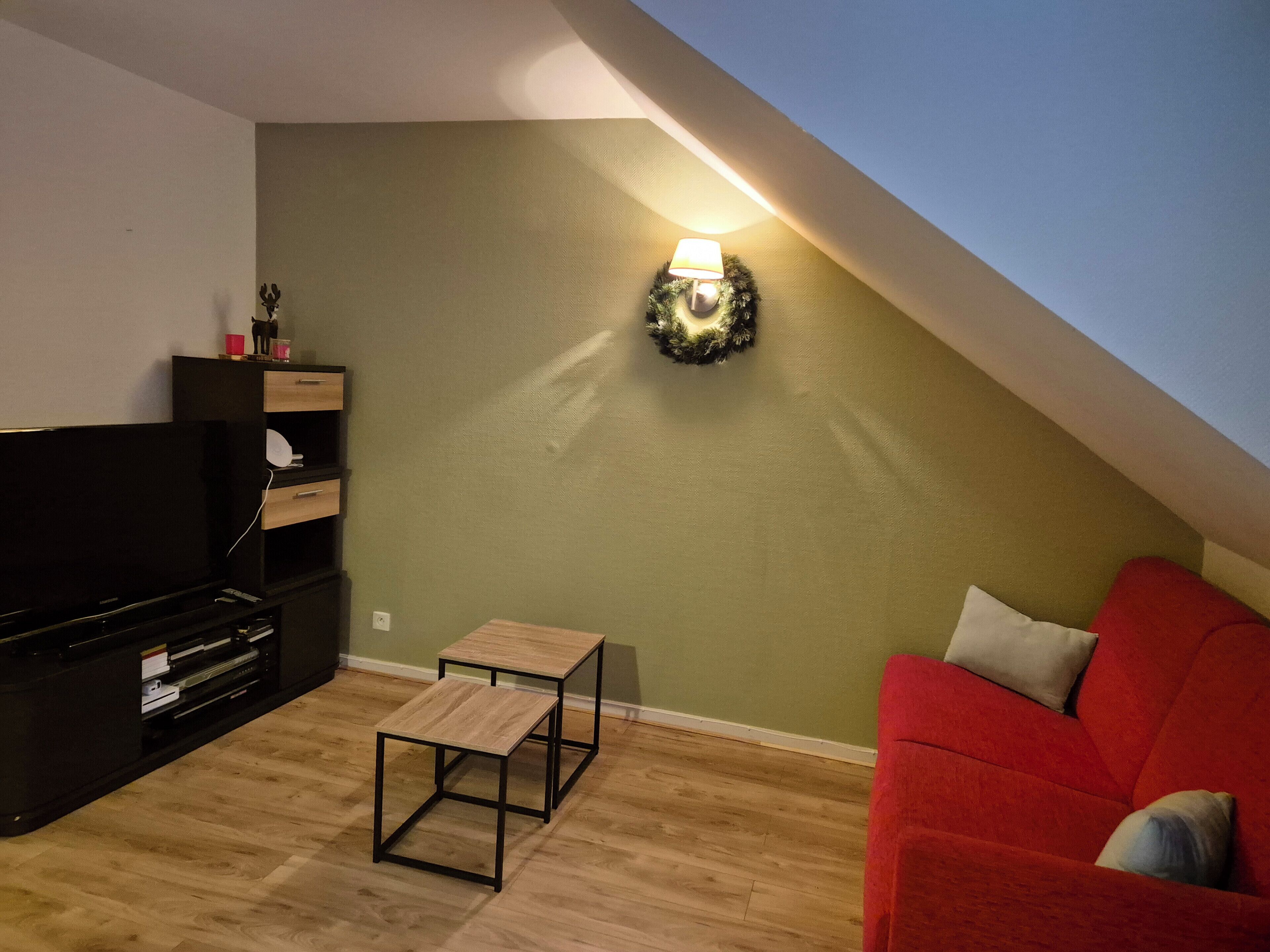 Télévision, lecteur de DVD, vidéothèque