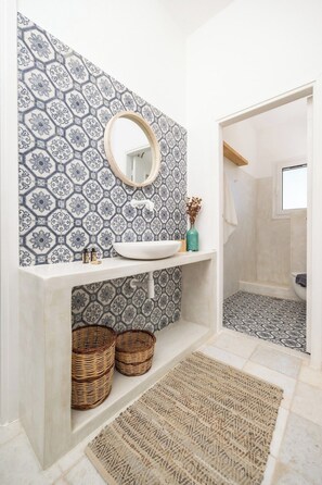 2 bedrooms, desk - Marathitis Cottage House - Aegean sea View (Naxos)