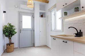 1 habitación y escritorio