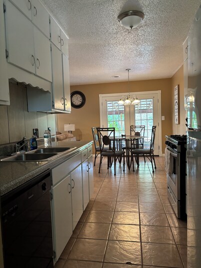 Convenient, Quiet and Clean Home