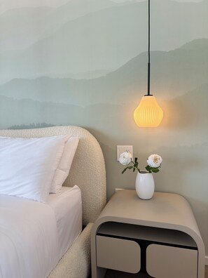 1 bedroom, iron/ironing board, WiFi, bed sheets - Oceanfront Wonderland (Car Available) (Honolulu)