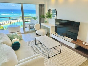 TV - Oceanfront Tropical Home (Car Available) (Honolulu)