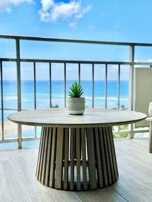 Outdoor dining - Floor-to-Ceiling Oceanfront Home (Car Available) (Honolulu)