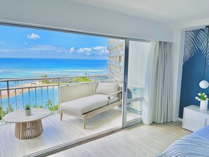 Interior - Floor-to-Ceiling Oceanfront Home (Car Available) (Honolulu)