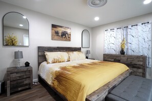 3 bedrooms, desk, iron/ironing board, travel crib