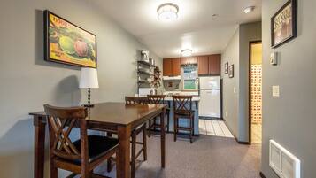 Condo, 1 Bedroom | Dining