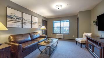 Kondominium, 1 kamar tidur | Area keluarga | Smart TV