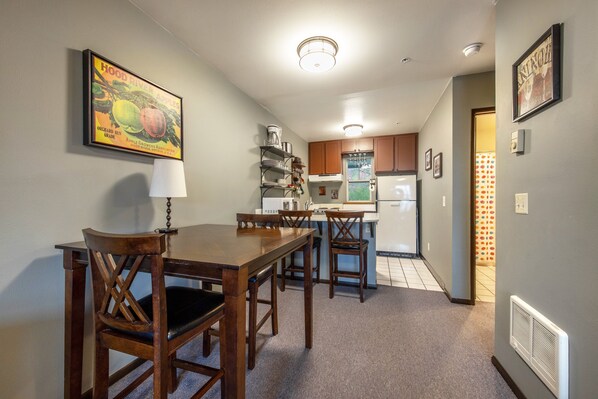 Condo, 1 habitación | Restaurantes