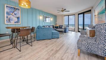 Condo, 3 Bedrooms | Living area