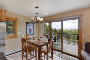 Condo, 2 Bedrooms | Dining