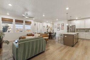 Huoneisto, 3 makuuhuonetta | Oleskelualue | Älytelevisio