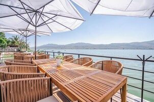 Apartamento Deluxe | Terraza o patio