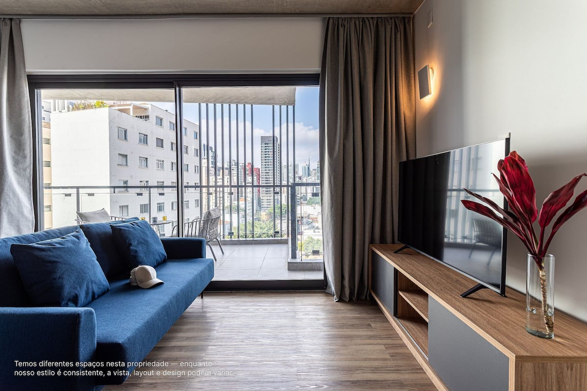 Estudio Elite | Zona de estar | Smart TV de 50 pulgadas con canales digitales