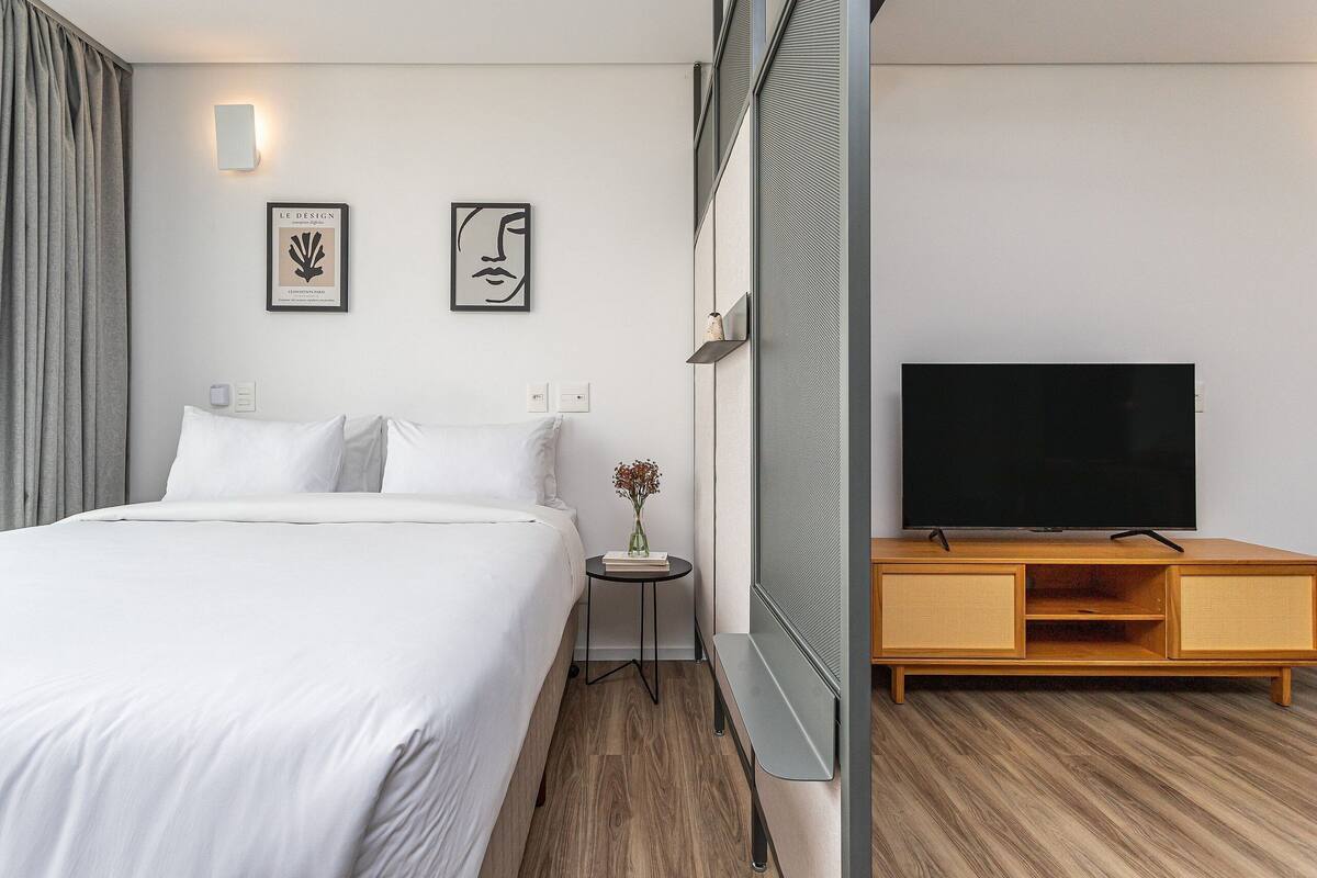 Premium-studio | 1 makuuhuone, silitysrauta/-lauta, ilmainen Wi-Fi, vuodevaatteet