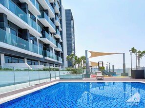 Pool - Azizi Riviera: Elegant Studio with Great Amenities (Dubai)