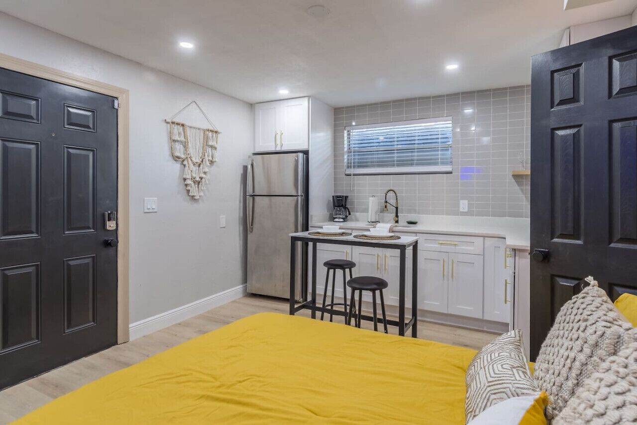 Bureau, fer et planche à repasser, Wi-Fi, draps fournis