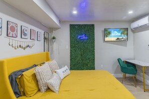 1 bedroom, desk, iron/ironing board, WiFi
