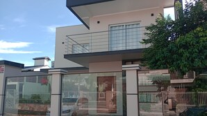 施設の正面