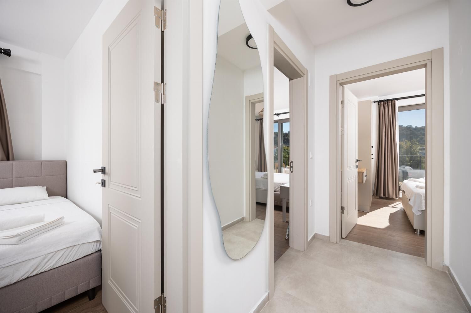 5 bedrooms, iron/ironing board, WiFi, bed sheets