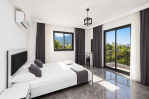 5 bedrooms, iron/ironing board, WiFi, bed sheets