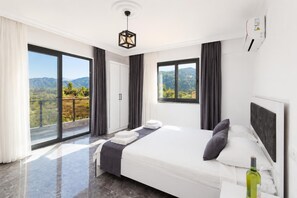 5 bedrooms, iron/ironing board, WiFi, bed sheets