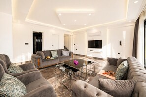 TV - Villa Grand Yasar 2 - Four Bedroom Villa, Sleeps 8 (Okçular)