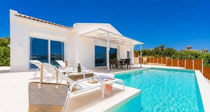 Casa di Pietra - Two Bedroom Villa, Sleeps 4