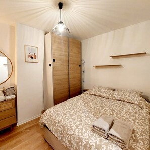 1 chambre, bureau, fer et planche à repasser, Wi-Fi gratuit