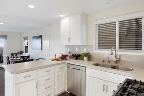 Nhà (2 Bedrooms) | Nội thất