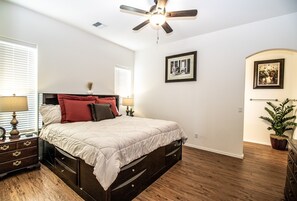 3 slaapkamers, een strijkplank/strijkijzer, wifi, beddengoed