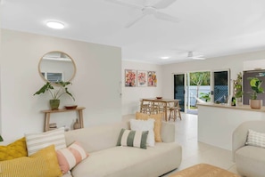 TV - Cedar Villa: A Designer Pool House by the Beach (Palm Cove)