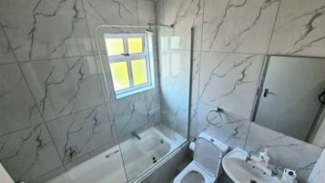 Appartement, 3 chambres, non-fumeurs, patio | Salle de bain