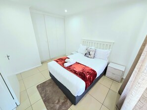 Apartamento, 3 quartos, para não fumantes, varanda | 3 quartos, ferros/tábuas de passar roupa, Wi-Fi de cortesia