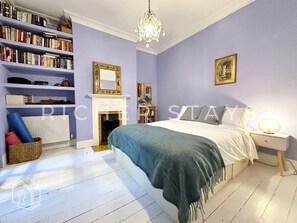 2 bedrooms, desk, iron/ironing board, travel crib