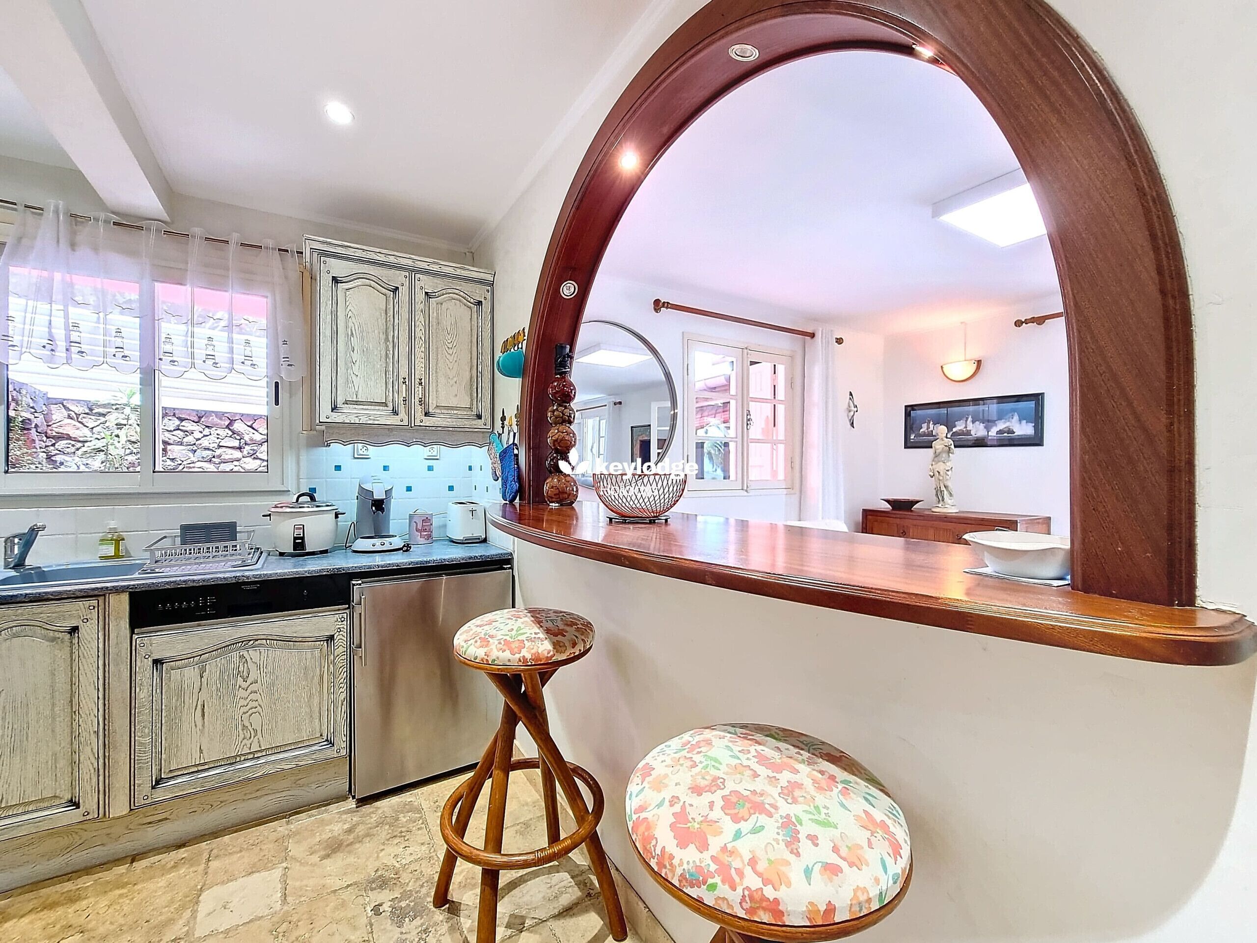 Réfrigérateur, micro-ondes, four, lave-vaisselle