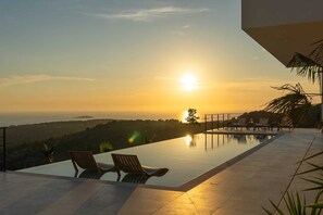 A heated pool - Luxury Villa Eloria with Pool (Rogoznica)